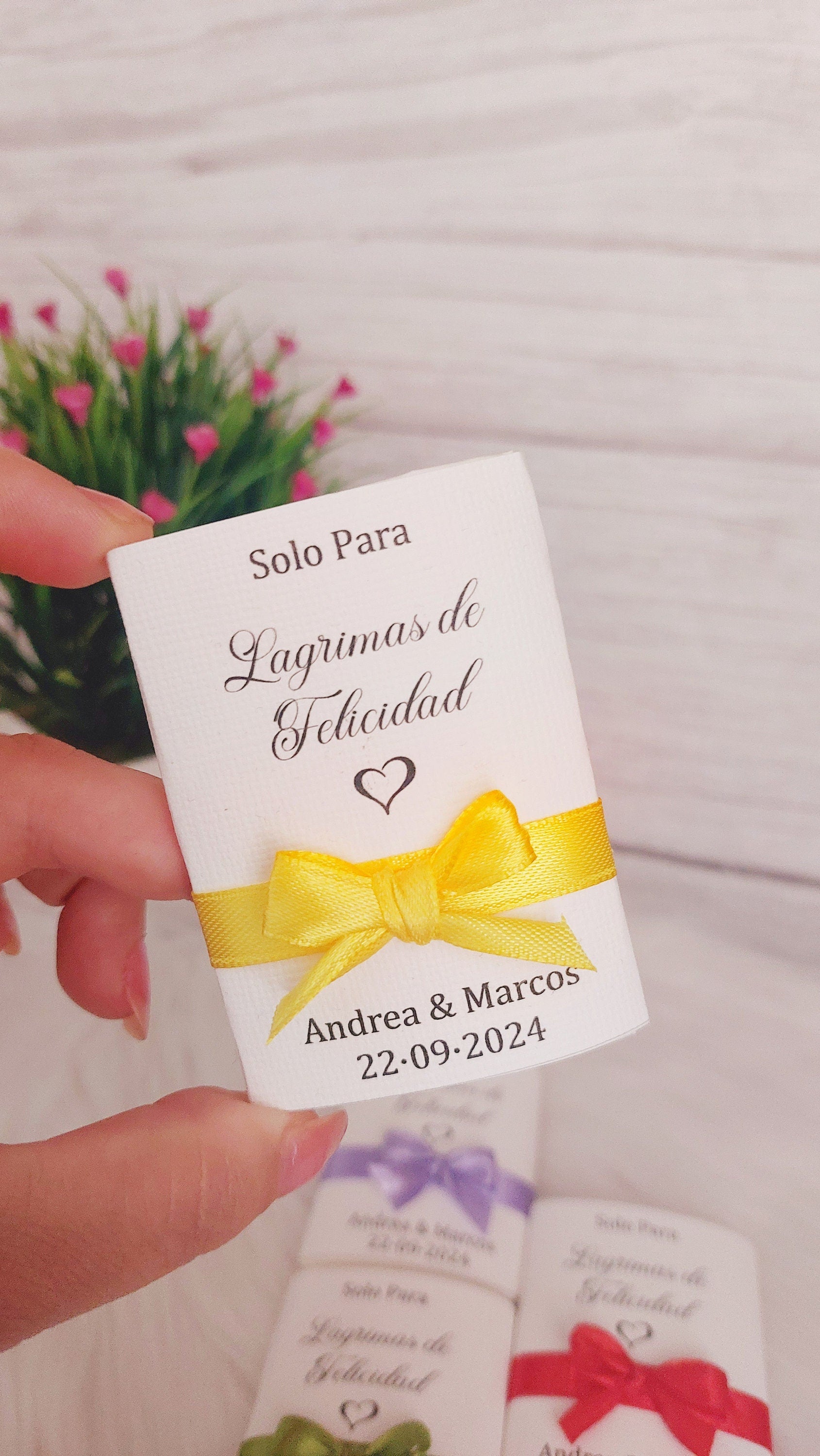 Paquete personalizado de pañuelos para boda