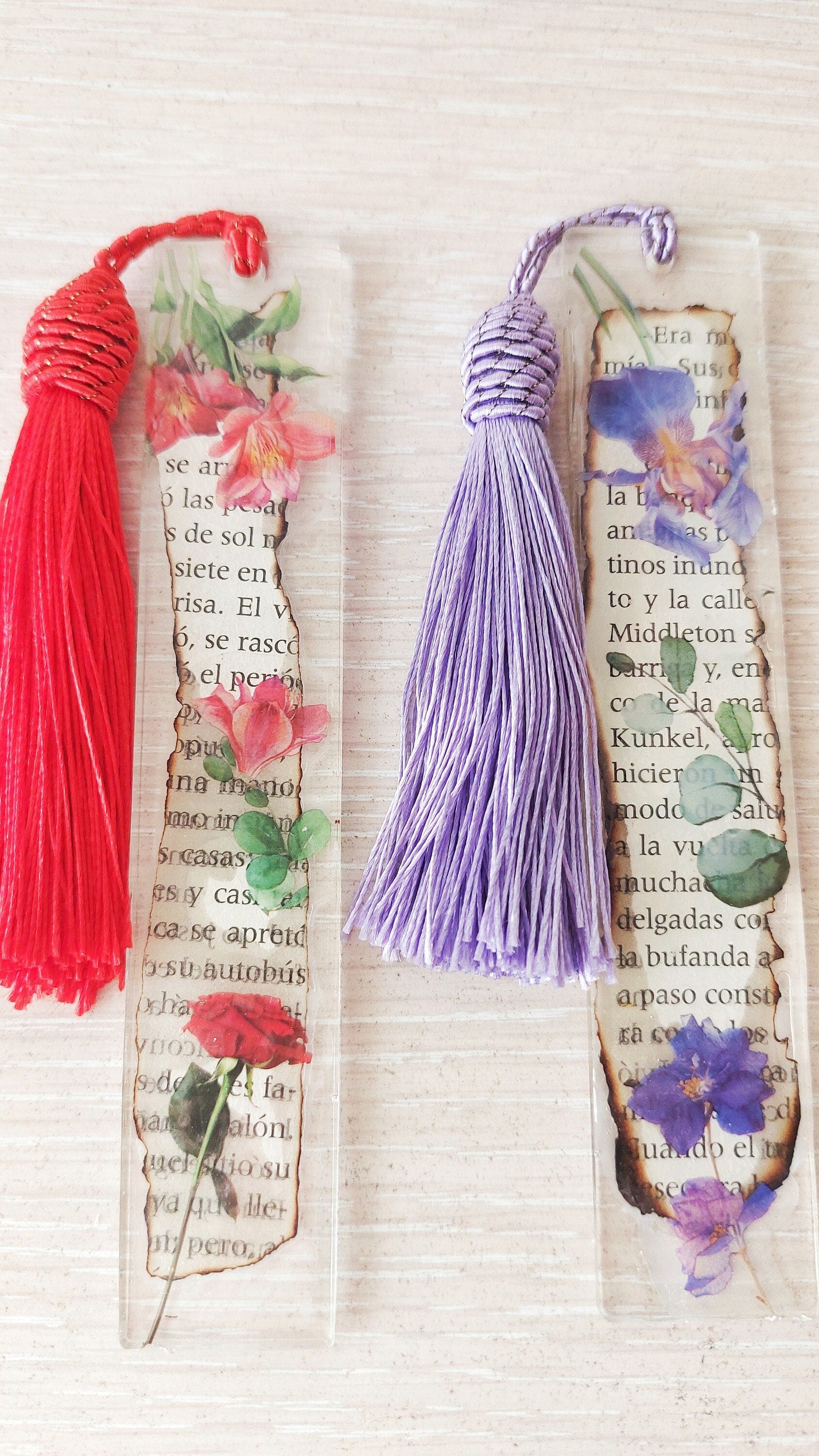 Marcapáginas Floral Hojas de Libro