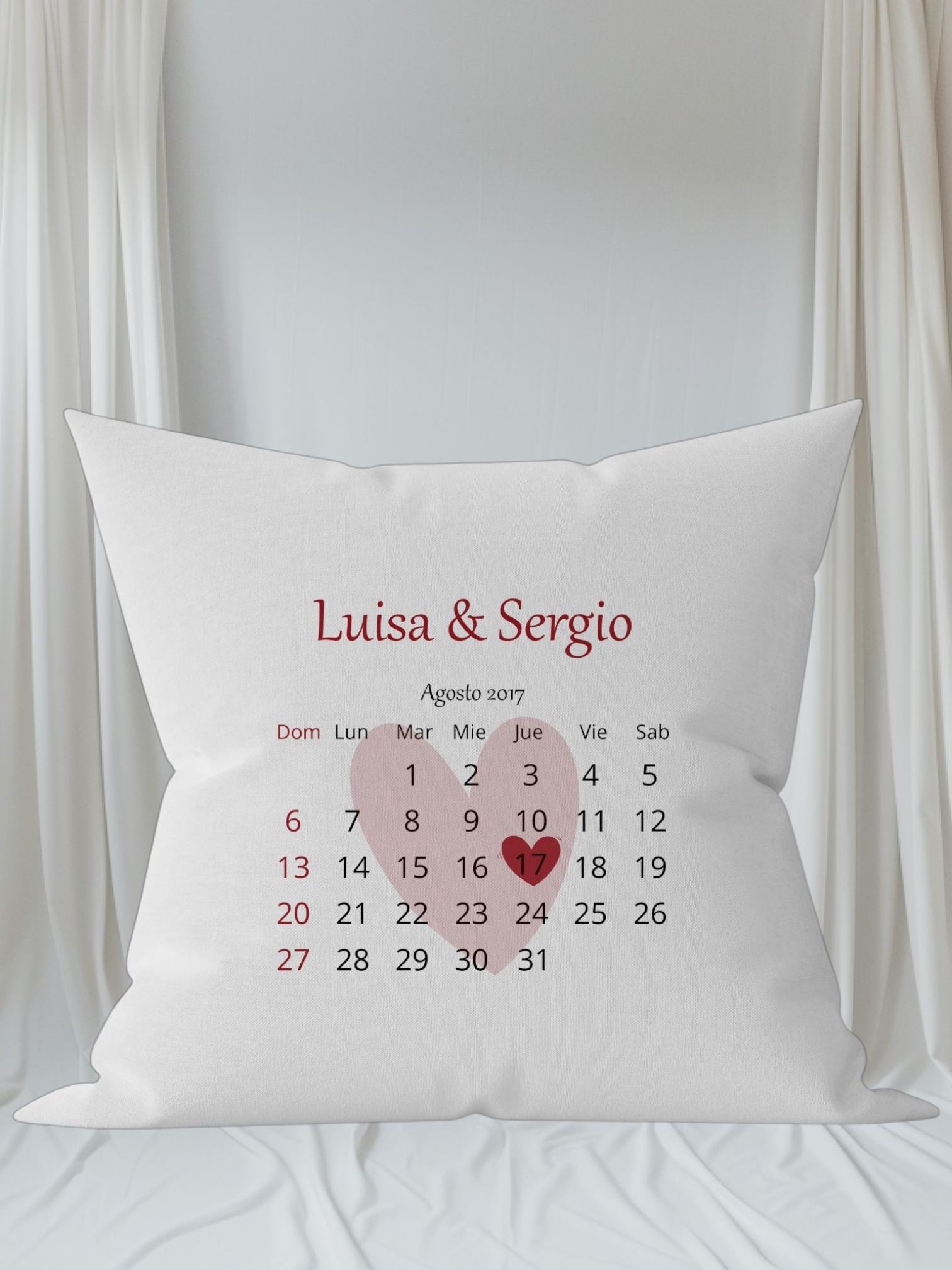 Cojín Aniversario Personalizado con Calendario