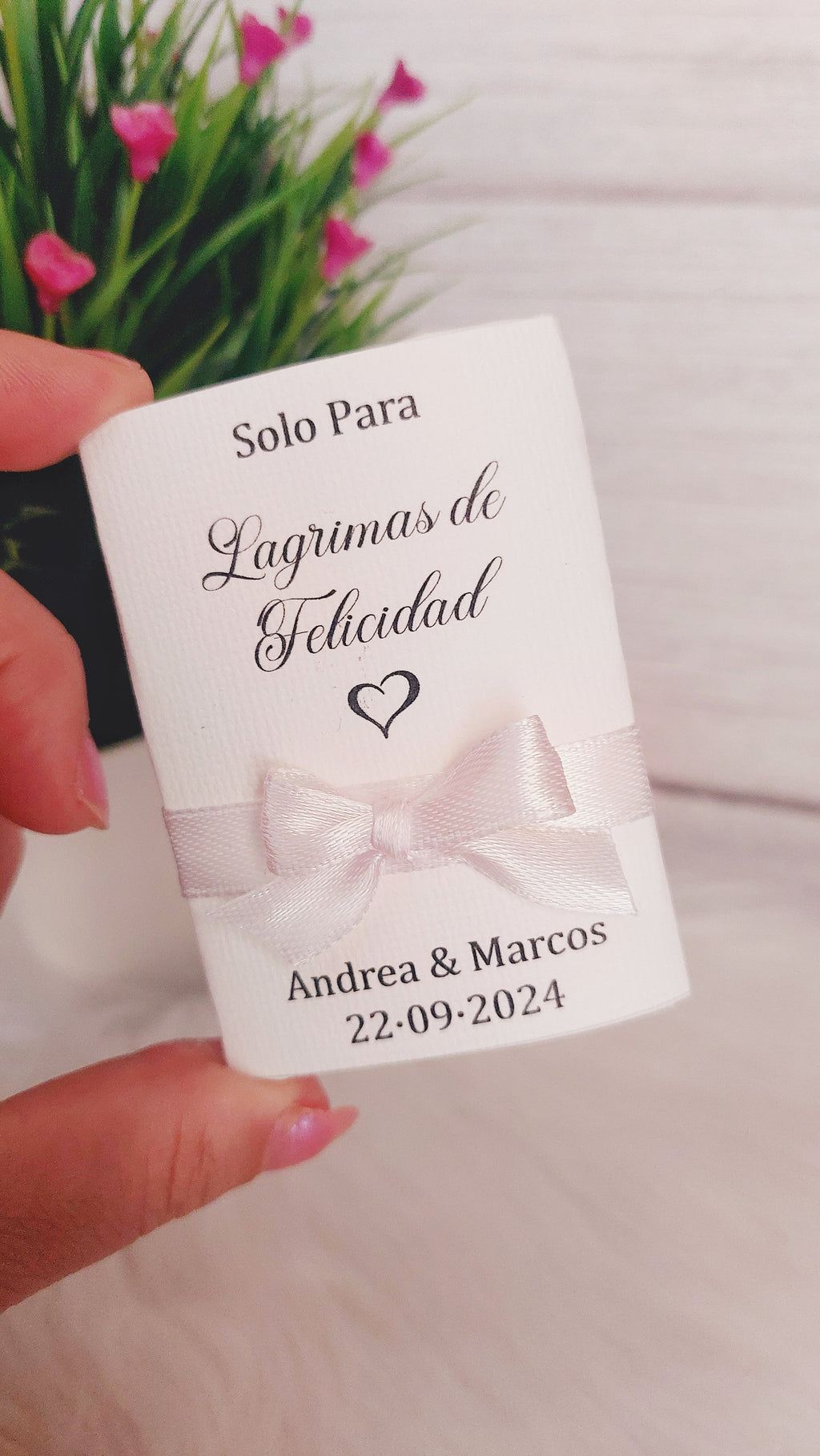 Paquete personalizado de pañuelos para boda
