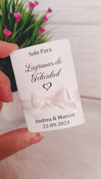 Paquete personalizado de pañuelos para boda
