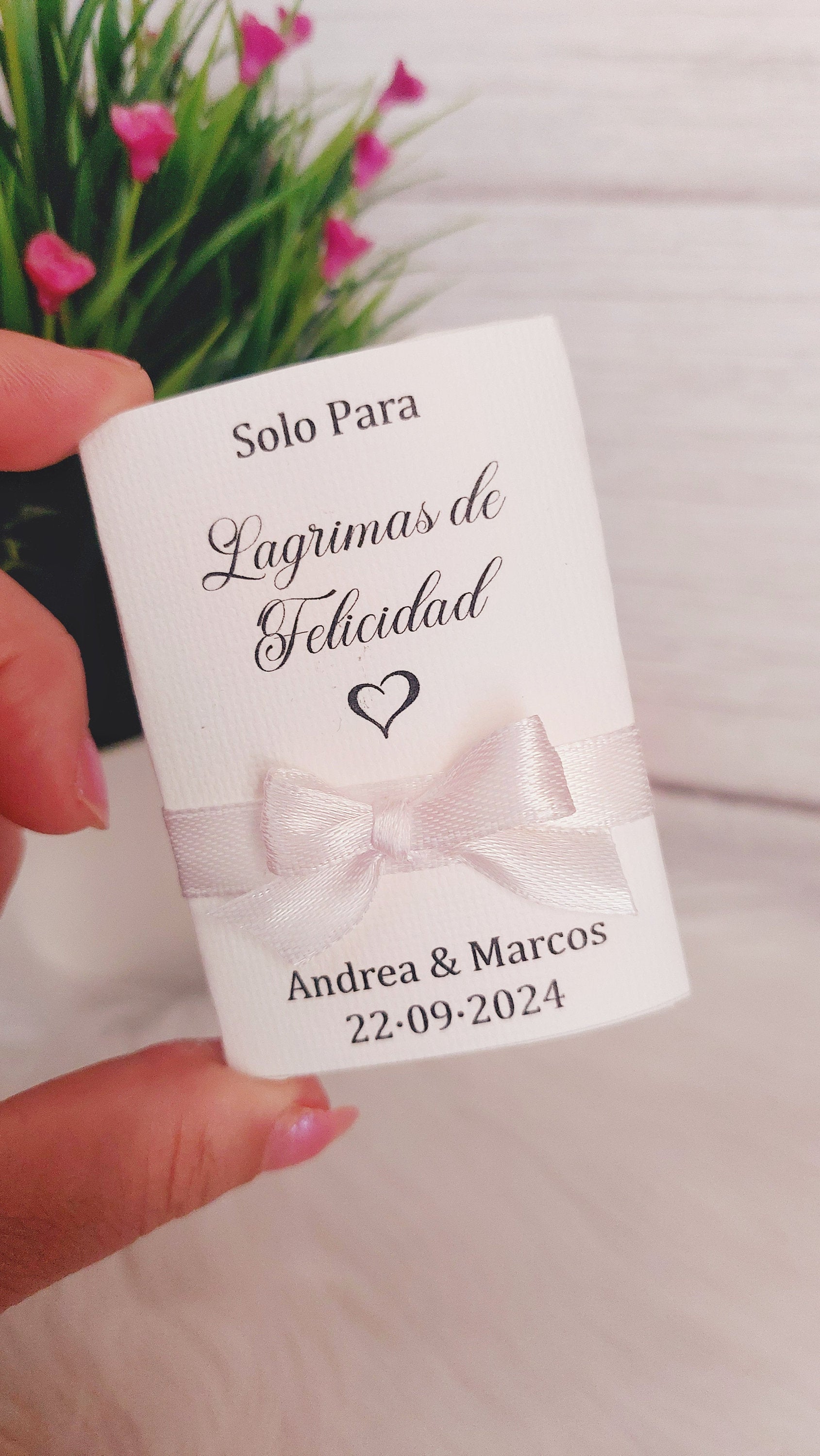 Paquete personalizado de pañuelos para boda