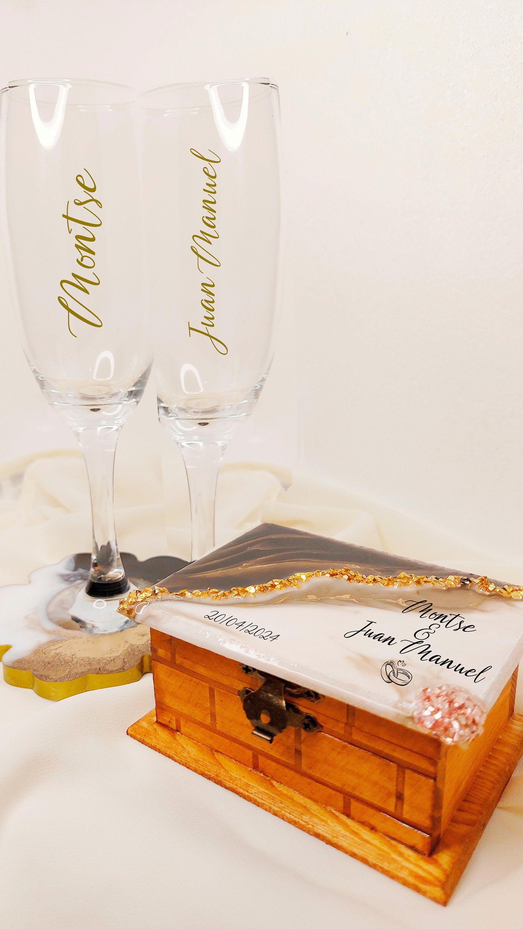 Porta alianzas de boda en madera y resina Personalizado