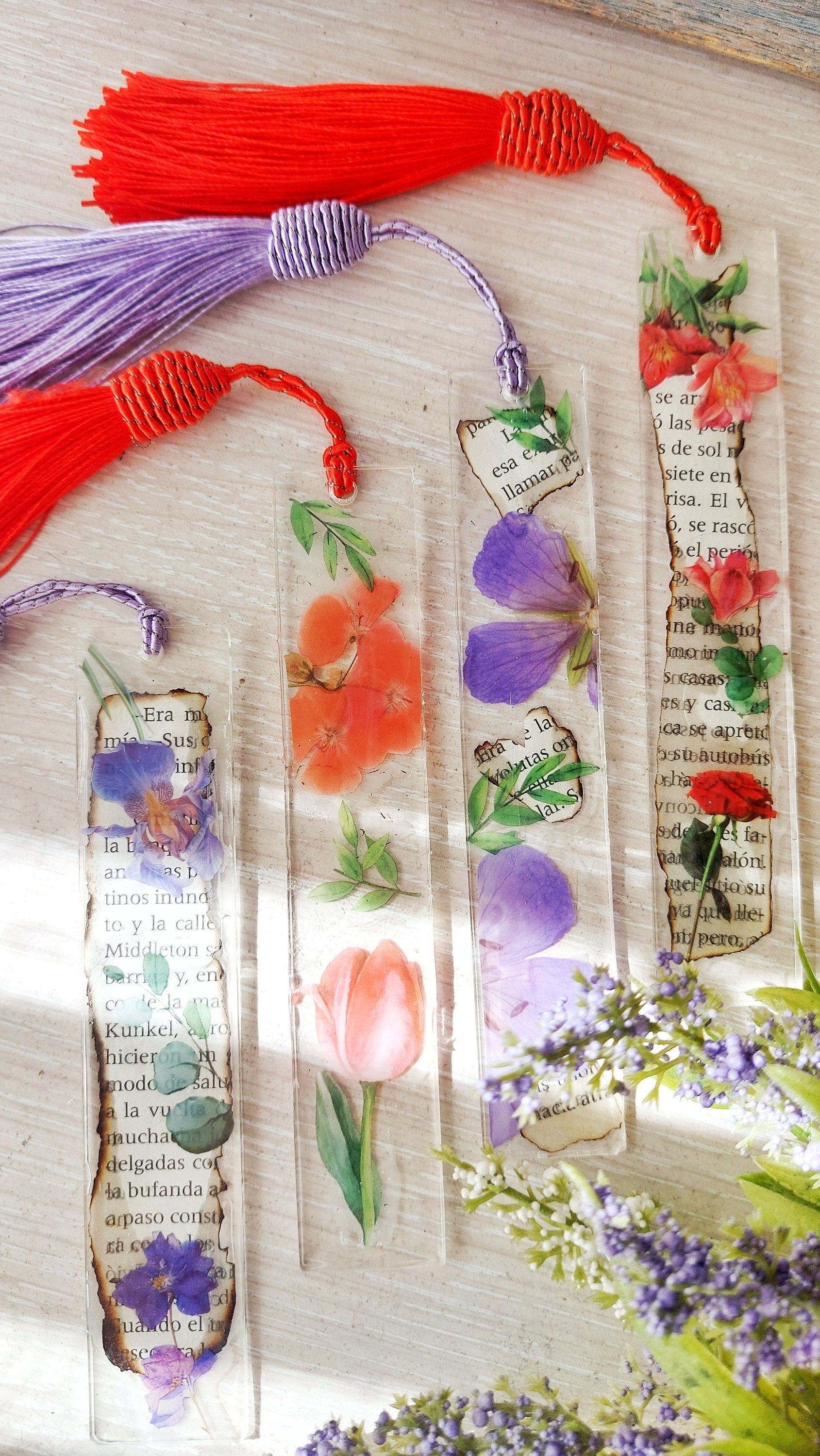 Marcapáginas Floral Hojas de Libro