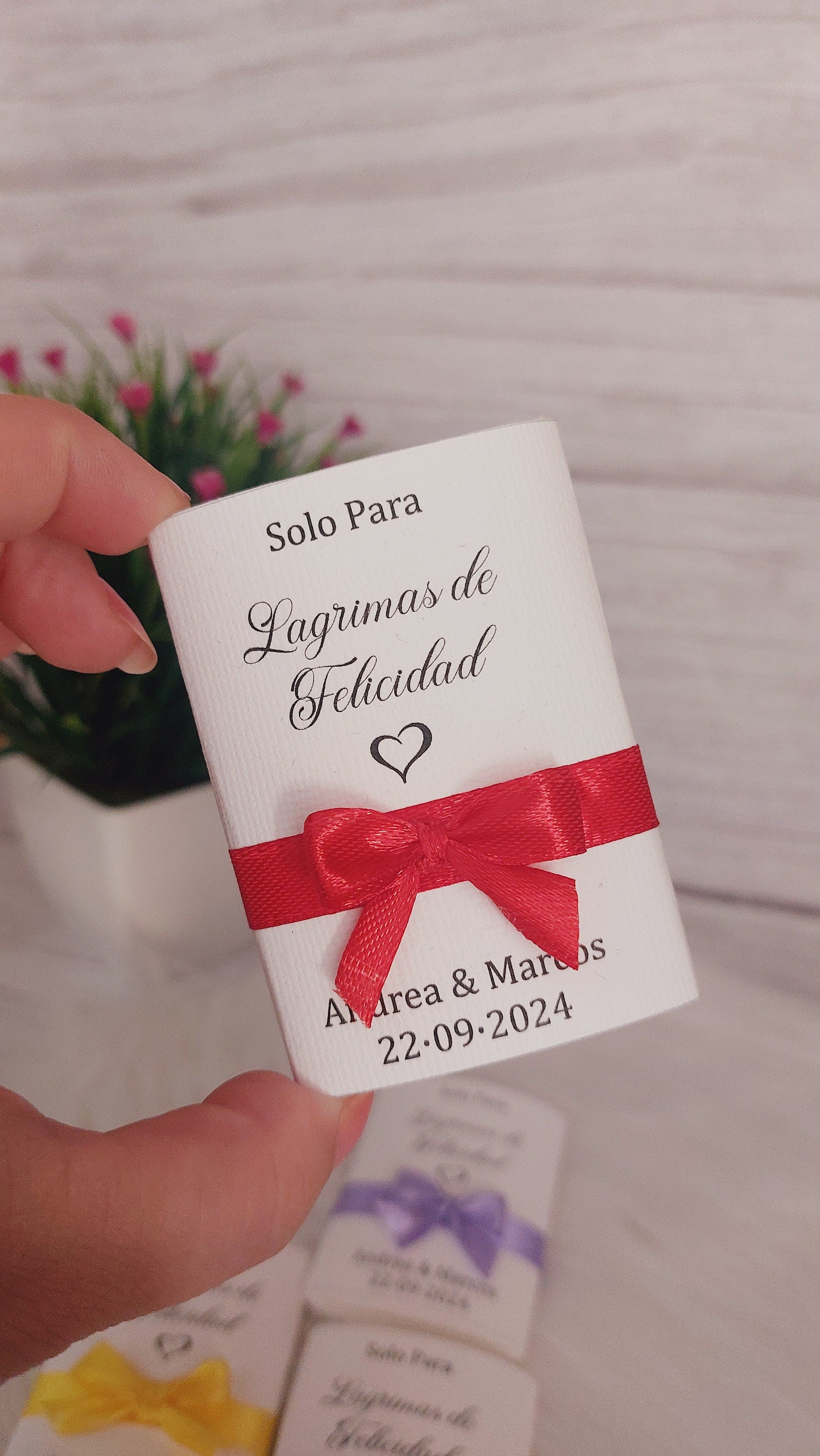 Paquete personalizado de pañuelos para boda