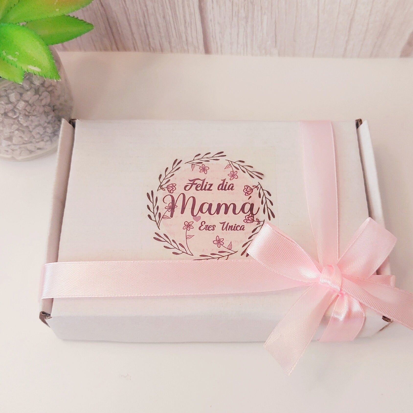 Frases típicas de mamá en caja de chocolates: regalo perfecto para el Día de la Madre
